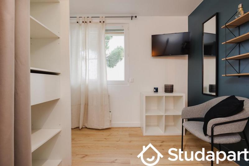 Chambre - 9 m² - 1 pièce