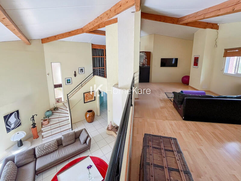 Maison - 200 m² - 6 pièces