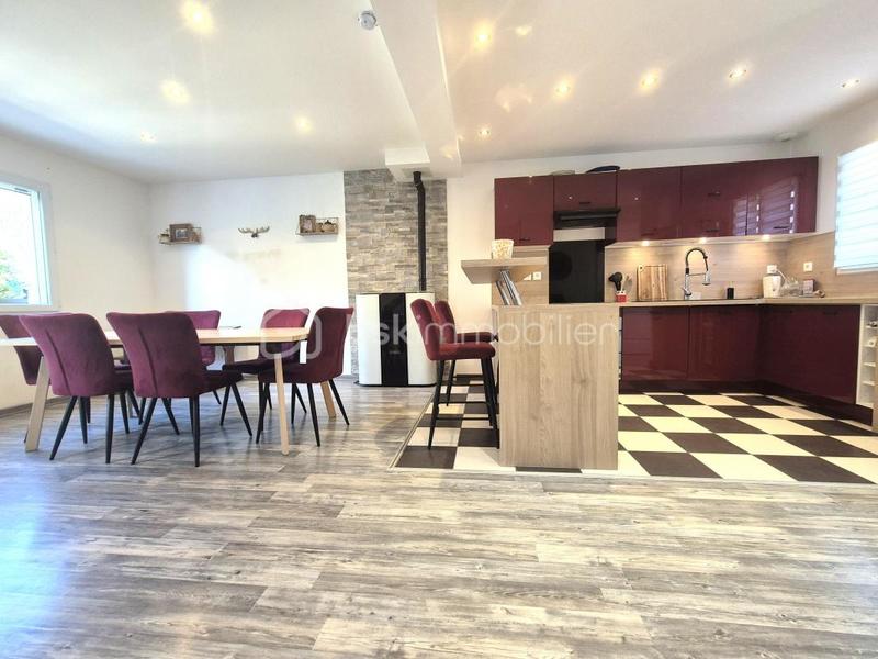 Maison - 90 m² - 4 pièces