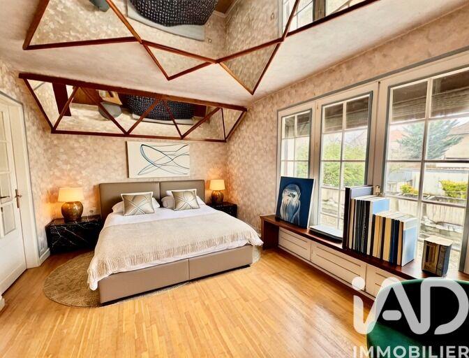 Maison - 189 m² - 5 pièces