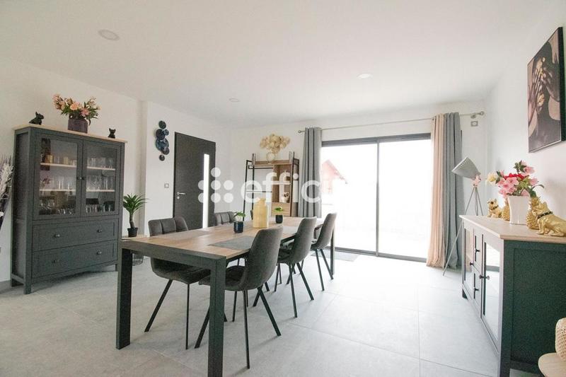 Maison - 140 m² - 6 pièces