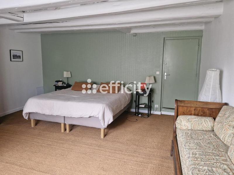 Maison - 374 m² - 9 pièces