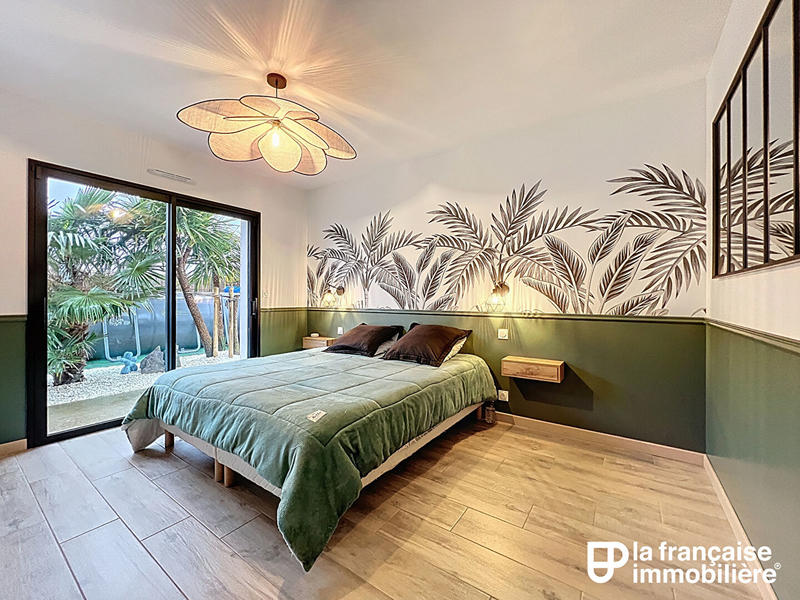 Maison - 233 m² - 8 pièces