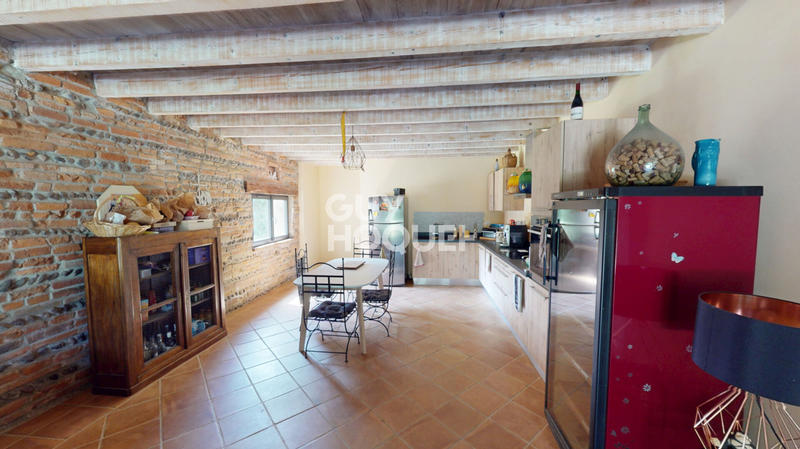 Maison - 490 m² - 10 pièces