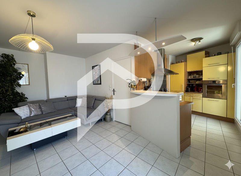 Appartement - 82 m² - 3 pièces