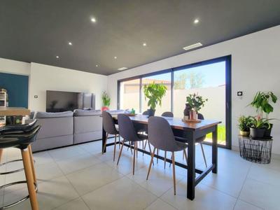 Maison - 84 m² - 4 pièces