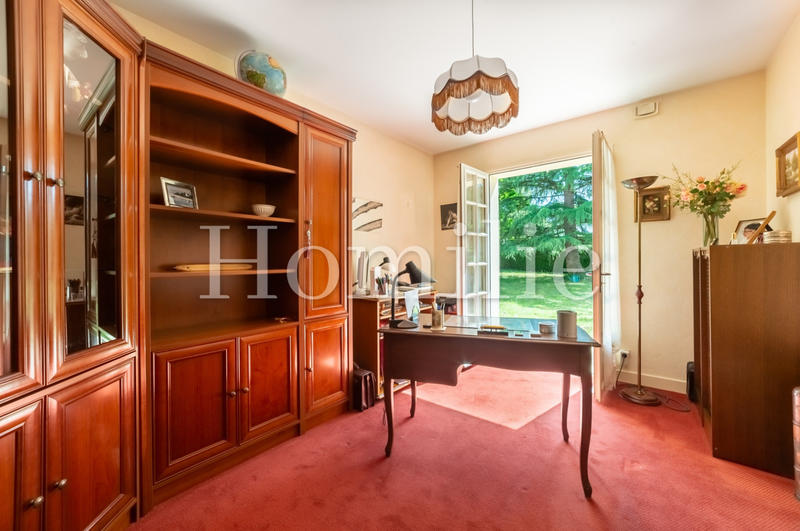 Maison - 199 m² - 9 pièces