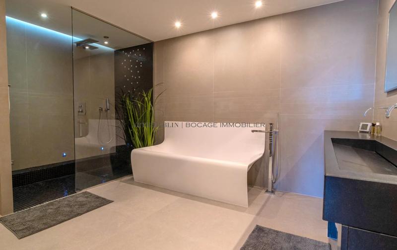 Appartement - 223 m² - 5 pièces