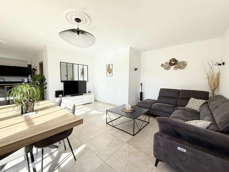 Maison - 96 m² - 4 pièces