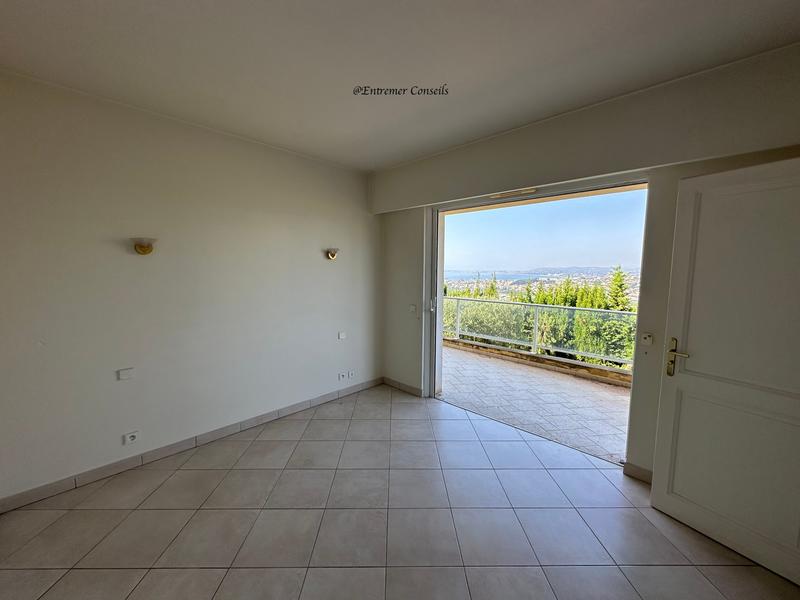 Maison contemporaine - 307 m² - 7 pièces