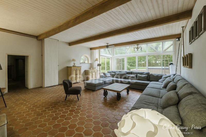 Maison - 256 m² - 6 pièces