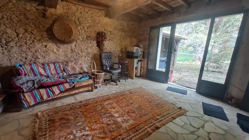 Propriété - 235 m² - 6 pièces