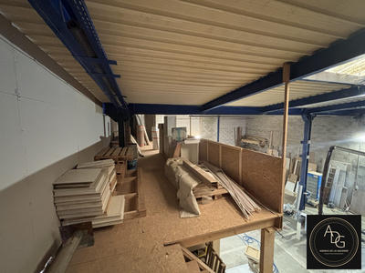 Local d'activités - 250 m²
