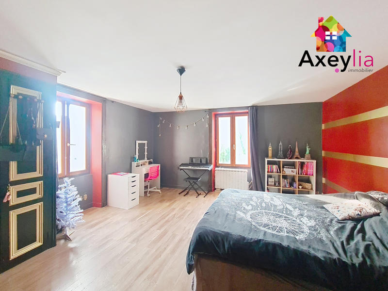 Maison - 249 m² - 7 pièces