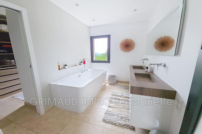 Villa - 210 m² - 5 pièces