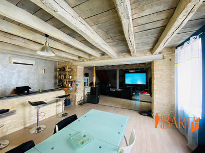 Maison traditionnelle - 225 m² - 7 pièces