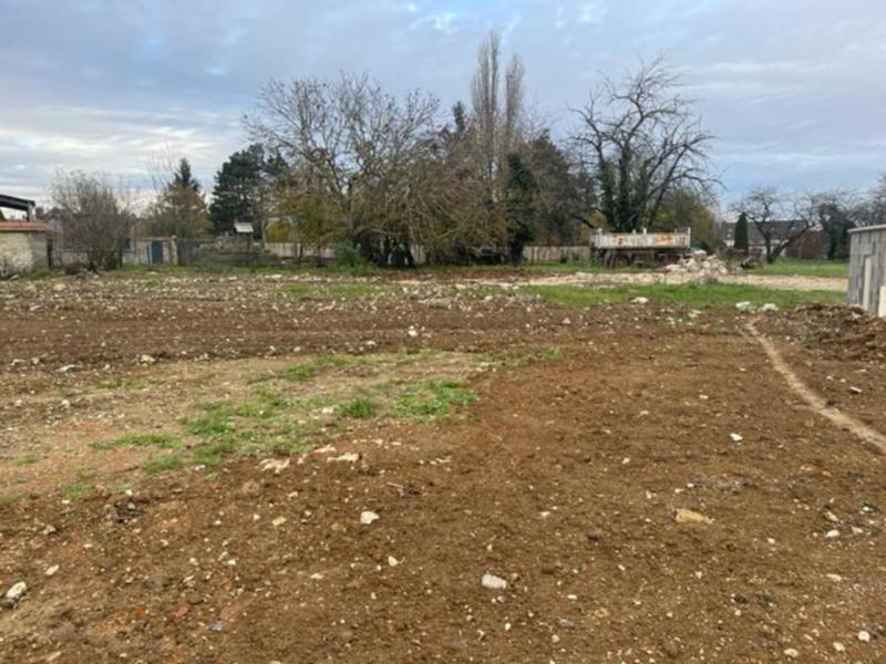 Maison - 767 m² - 1 pièce