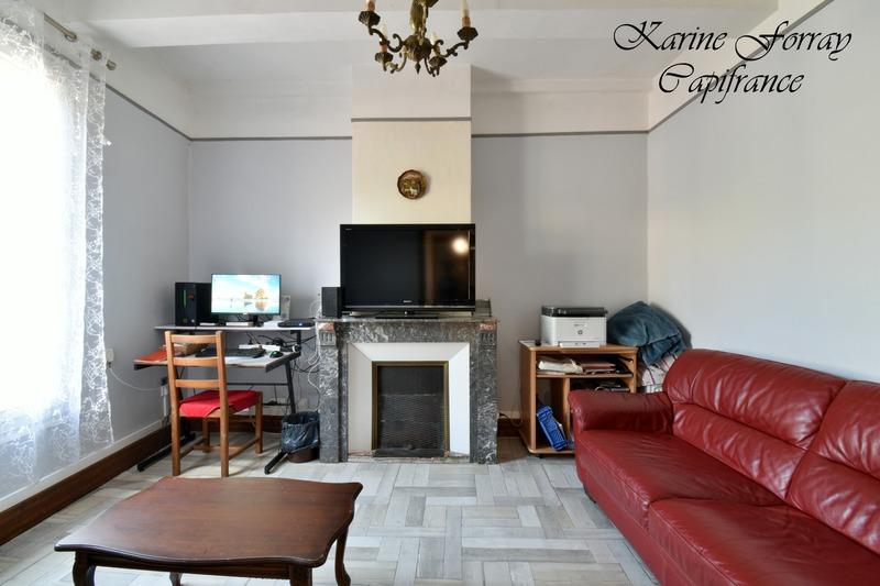 Maison traditionnelle - 277 m² - 12 pièces