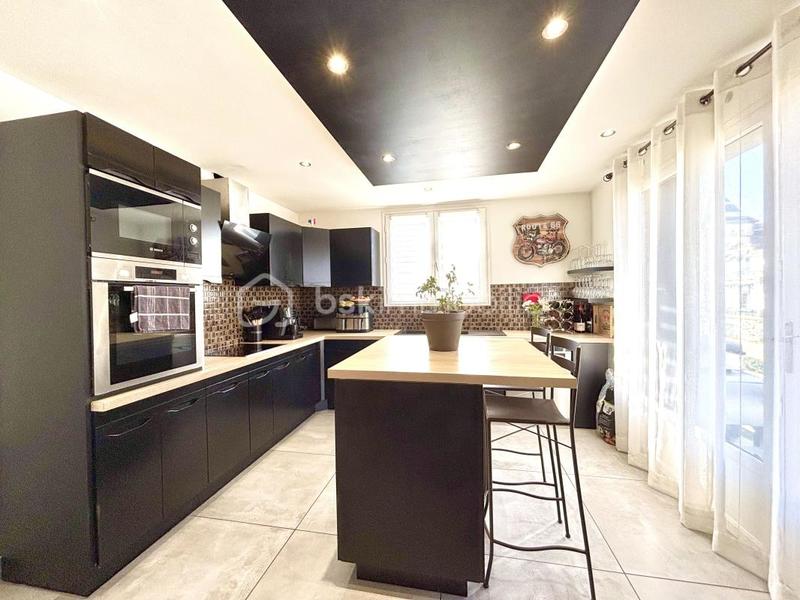 Maison - 177 m² - 6 pièces