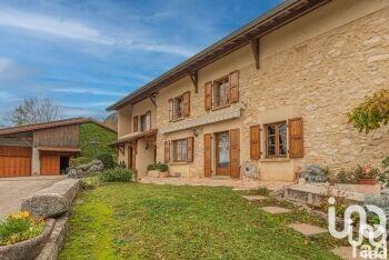 Maison - 185 m² - 8 pièces