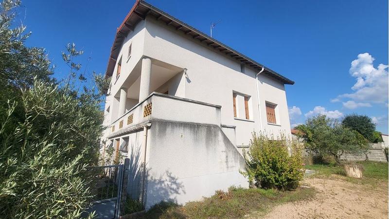 Maison traditionnelle - 260 m² - 10 pièces