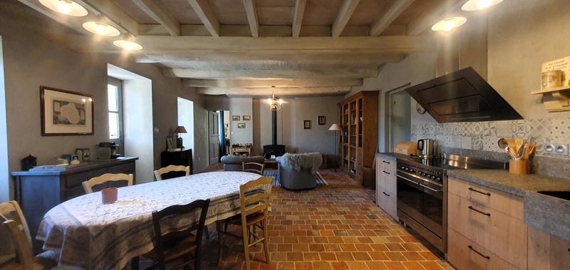 Propriété - 327 m² - 12 pièces