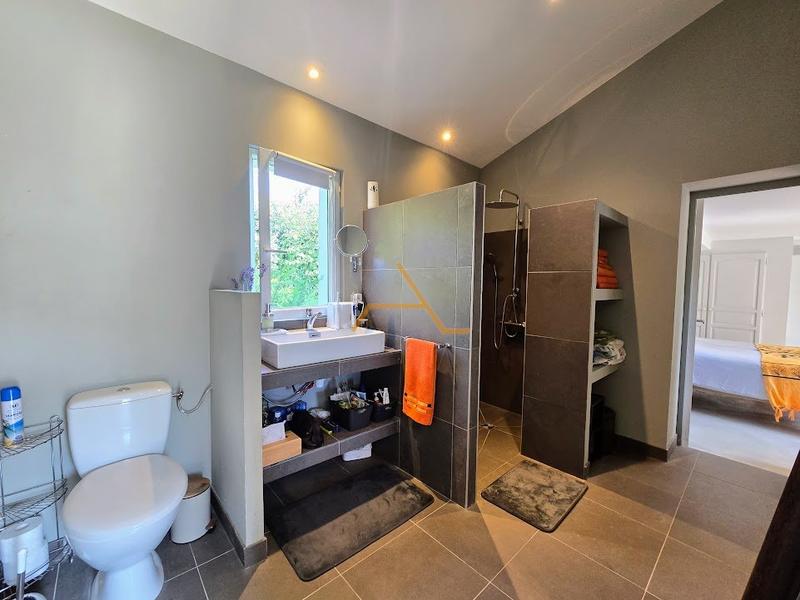 Maison en pierre - 185 m² - 7 pièces