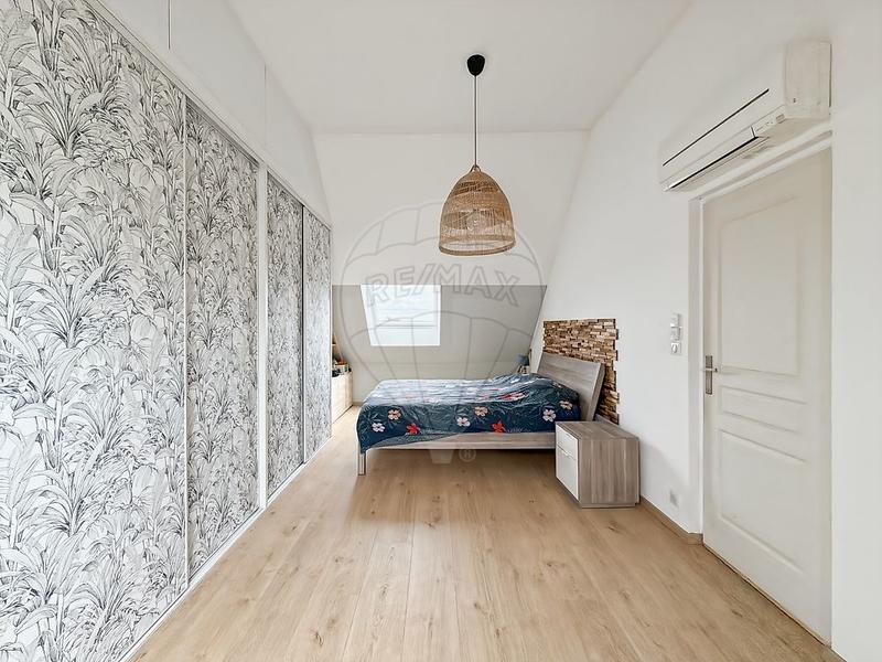 Demeure - 161 m² - 6 pièces