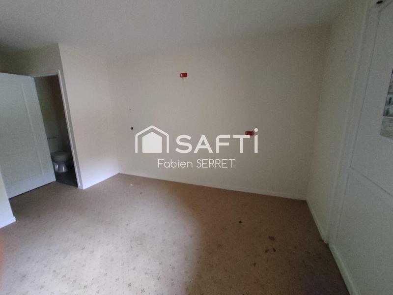 Local commercial - 1 485 m² - 35 pièces