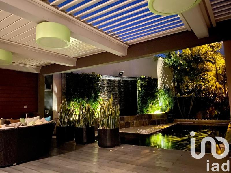 Maison - 308 m² - 9 pièces