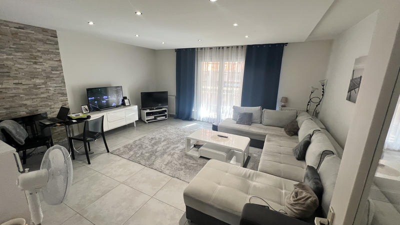 Appartement - 90 m² - 4 pièces