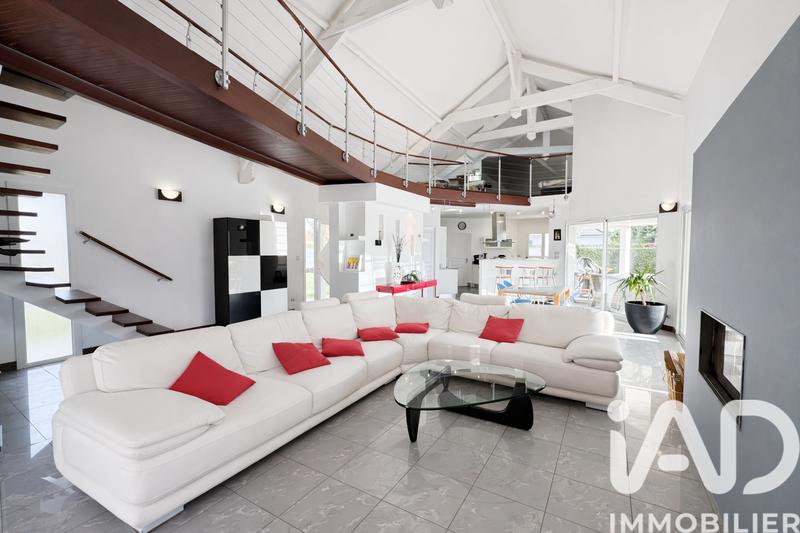 Maison - 200 m² - 5 pièces