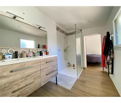 Maison traditionnelle - 105 m² - 6 pièces