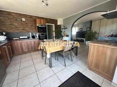 Maison - 182 m² - 7 pièces