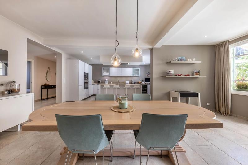 Villa - 200 m² - 7 pièces