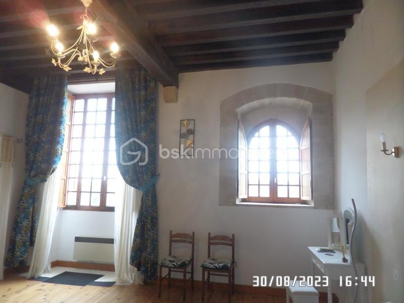 Château - 120 m² - 4 pièces