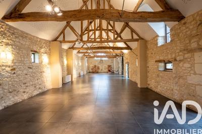 Maison - 561 m² - 35 pièces