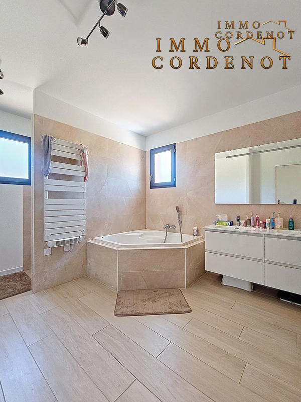 Bastide - 200 m² - 7 pièces