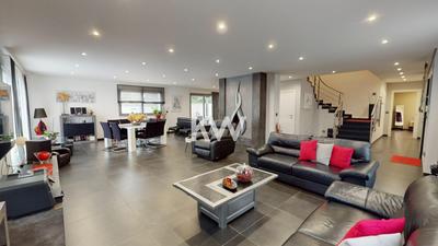 Maison - 309 m² - 10 pièces