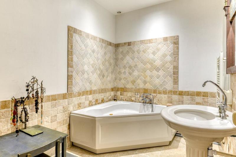 Maison - 280 m² - 11 pièces