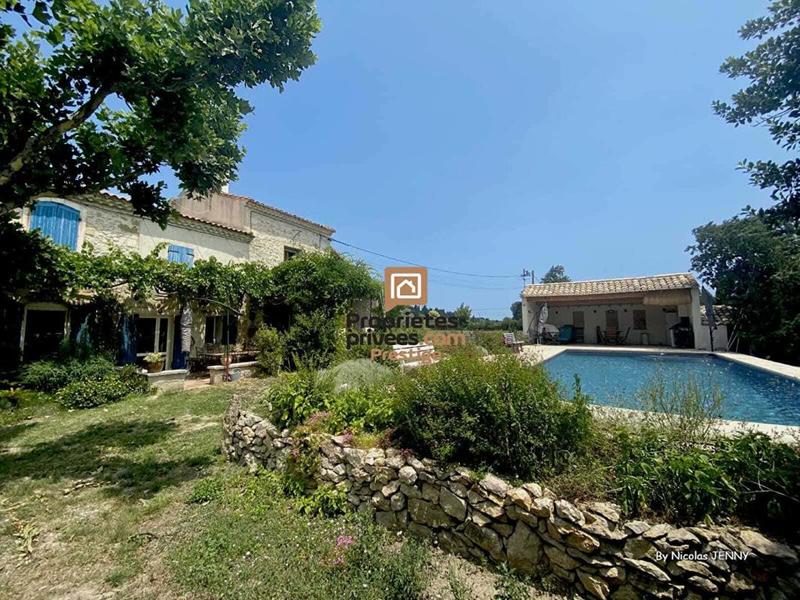 Mas - 218 m² - 6 pièces