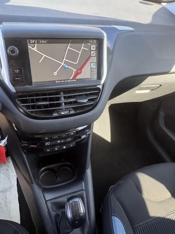 Peugeot 208 Vti 82cv Allure Bvm5 Equiper Superethanol