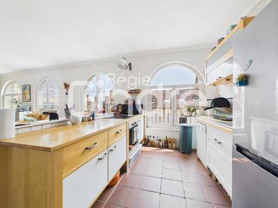 Appartement - 99 m² - 4 pièces