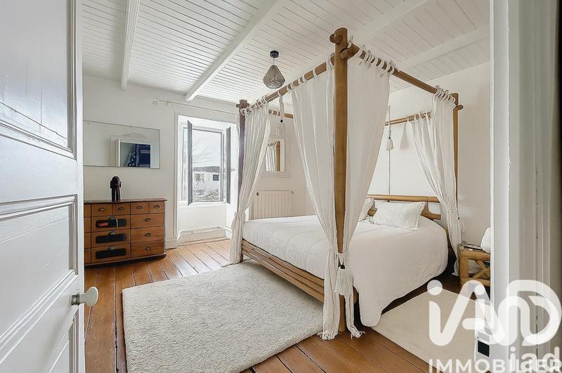 Maison - 298 m² - 9 pièces