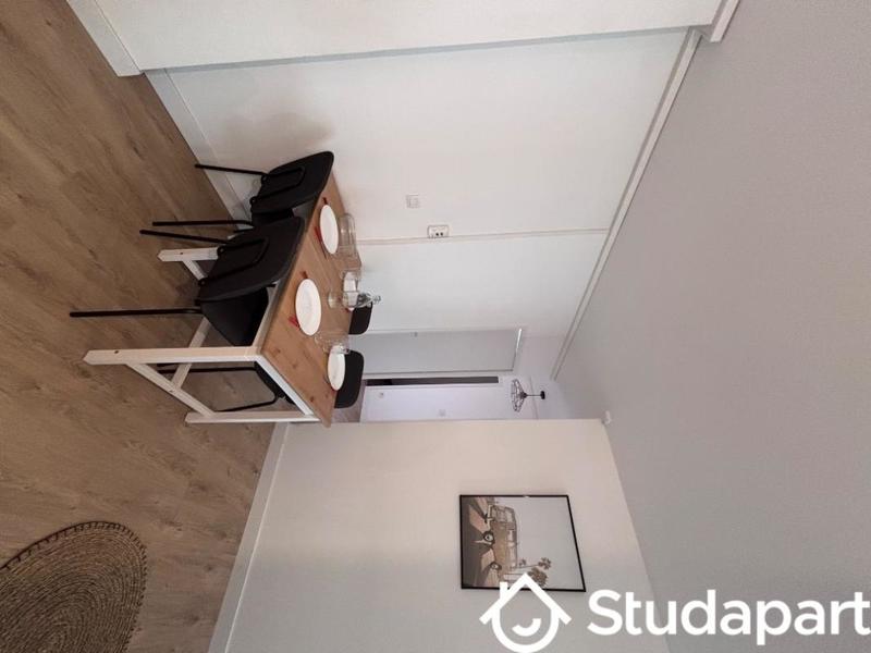 Chambre - 12 m² - 1 pièce