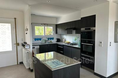 Villa - 180 m² - 9 pièces