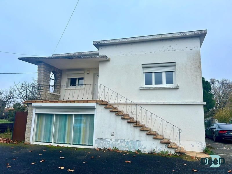 Maison ancienne - 155 m² - 3 pièces