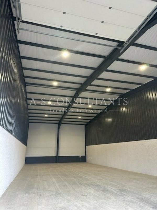 Entrepôt - 250 m²