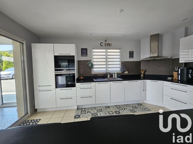 Maison - 200 m² - 9 pièces