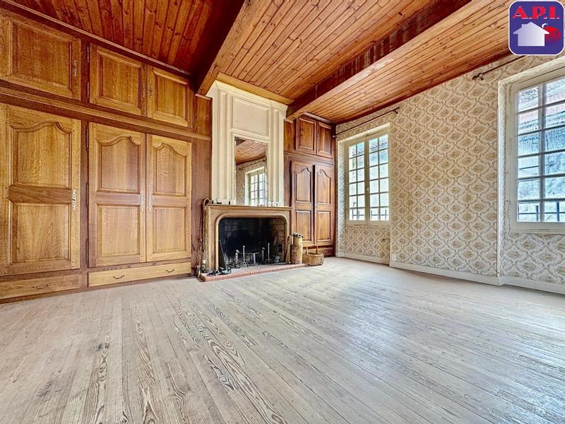 Maison - 213 m² - 6 pièces